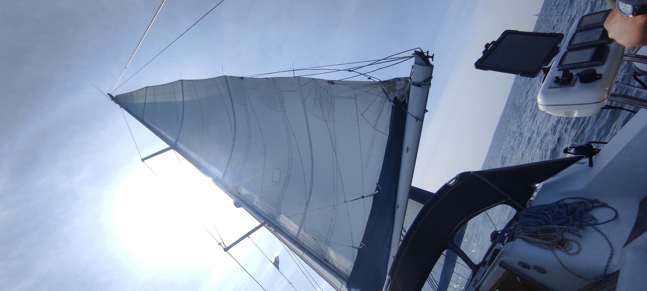 Grand voile lattée et lazy bag