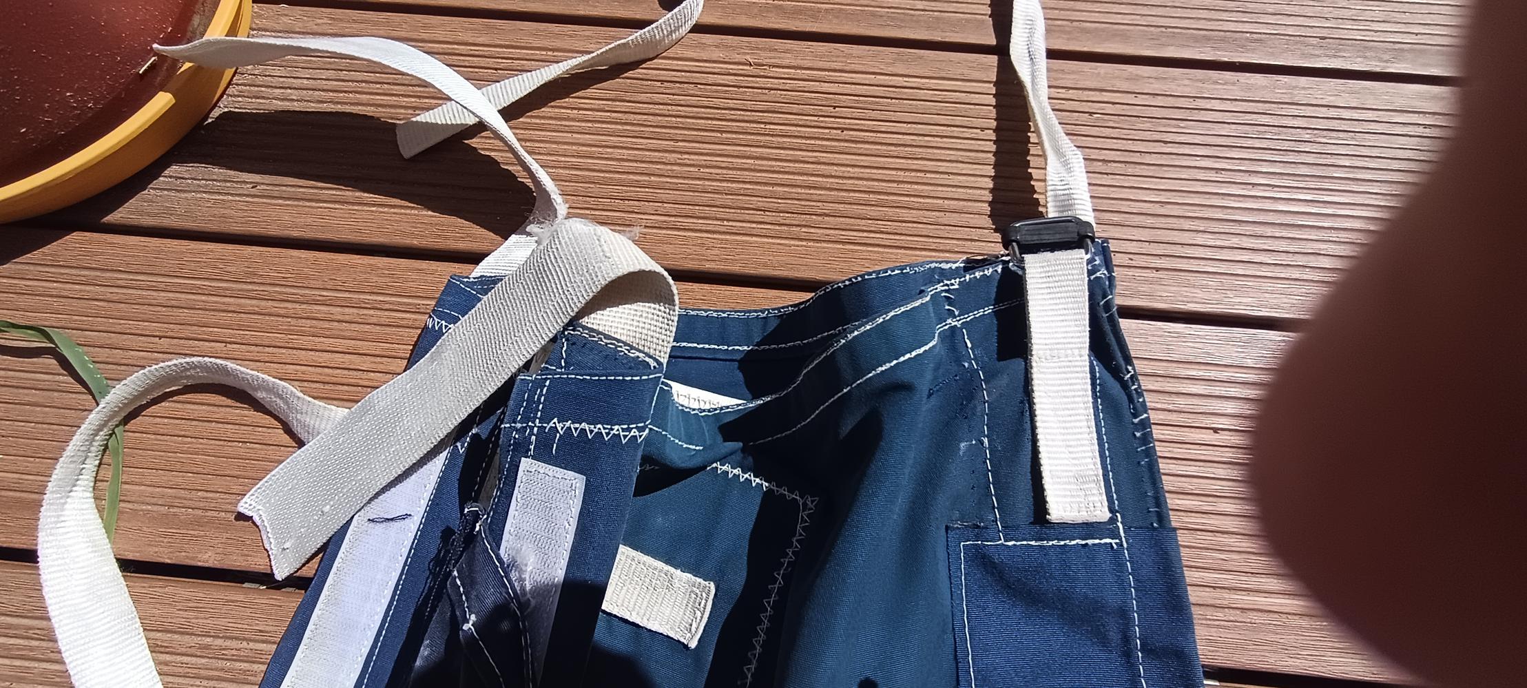Grand voile lattée et lazy bag