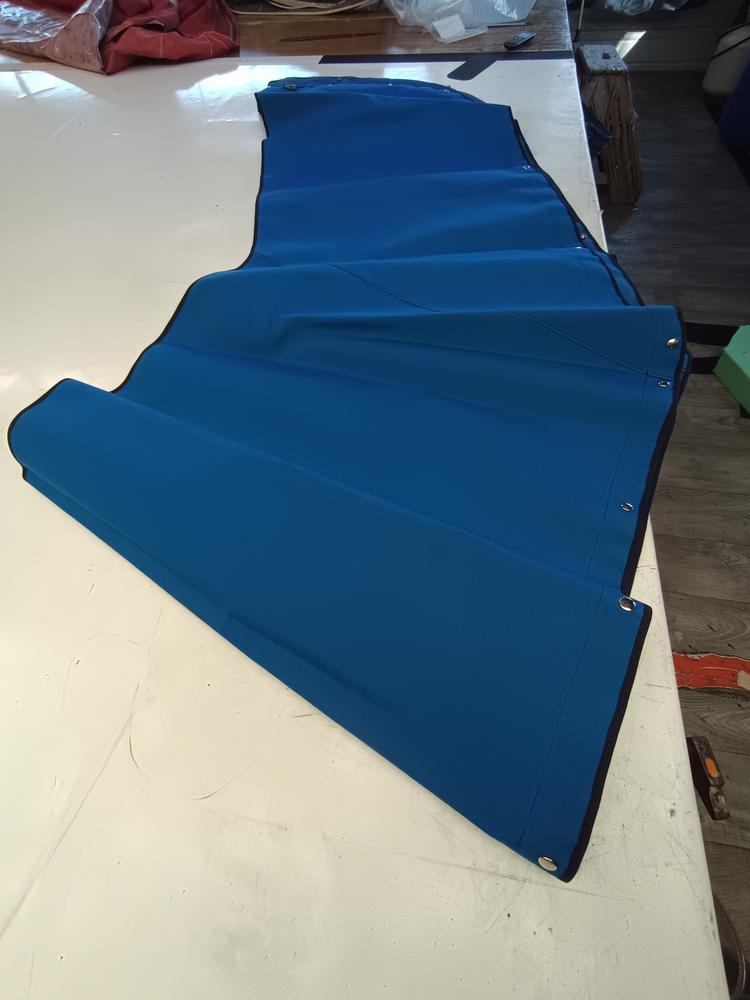 Taud de pare brise acrylique