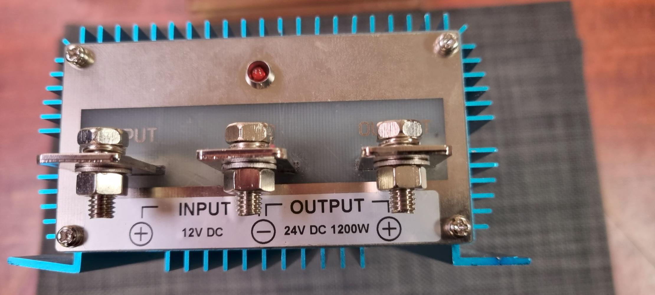 Convertisseur 12-24V 50A  Victron