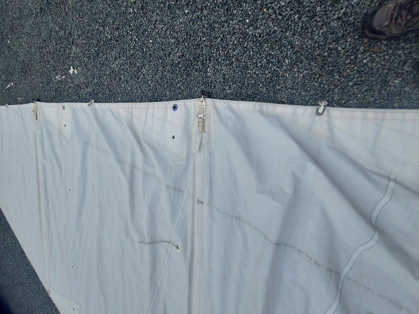 Grand voile Fullbatten pour Attalia