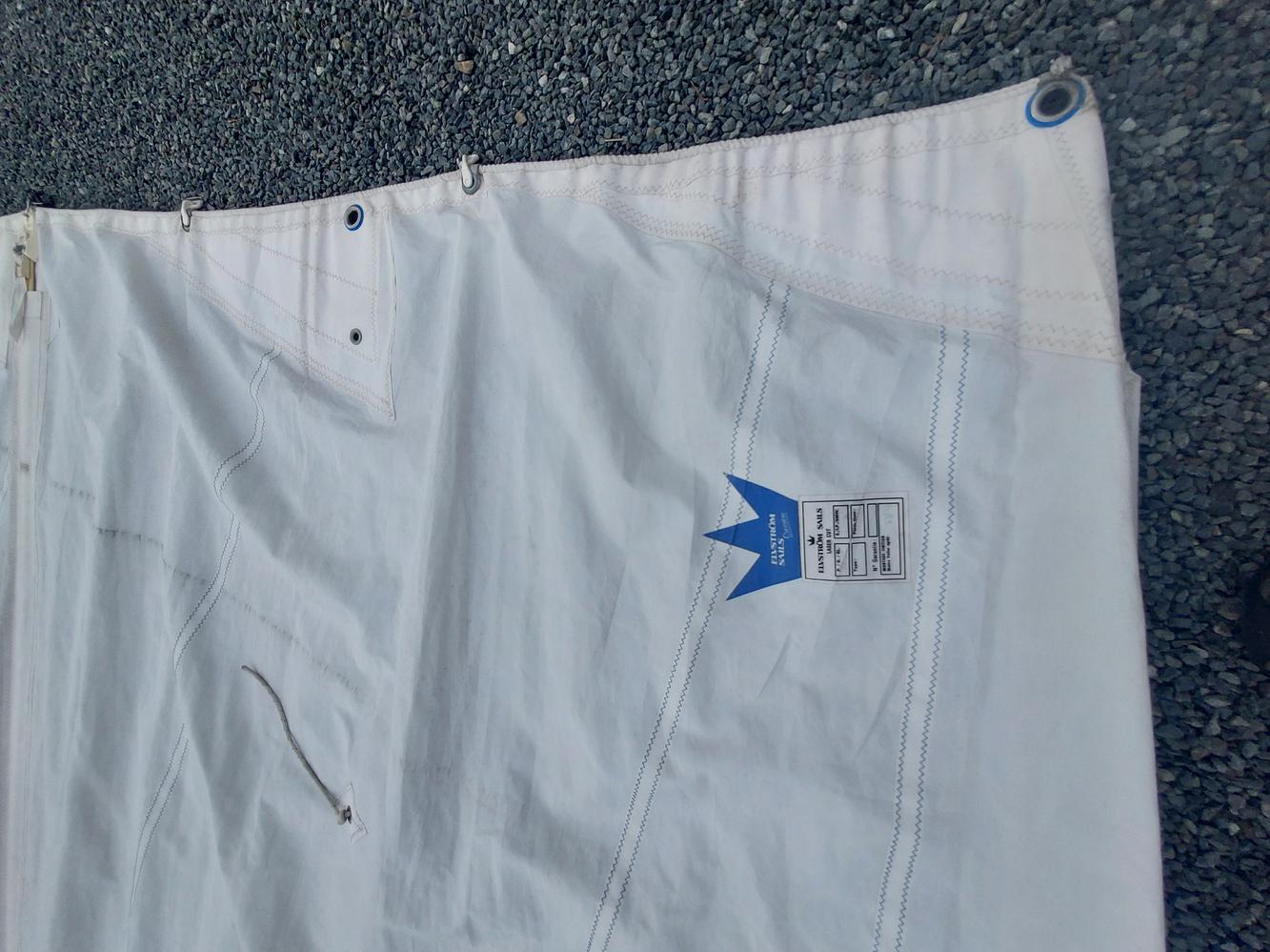 Grand voile Fullbatten pour Attalia